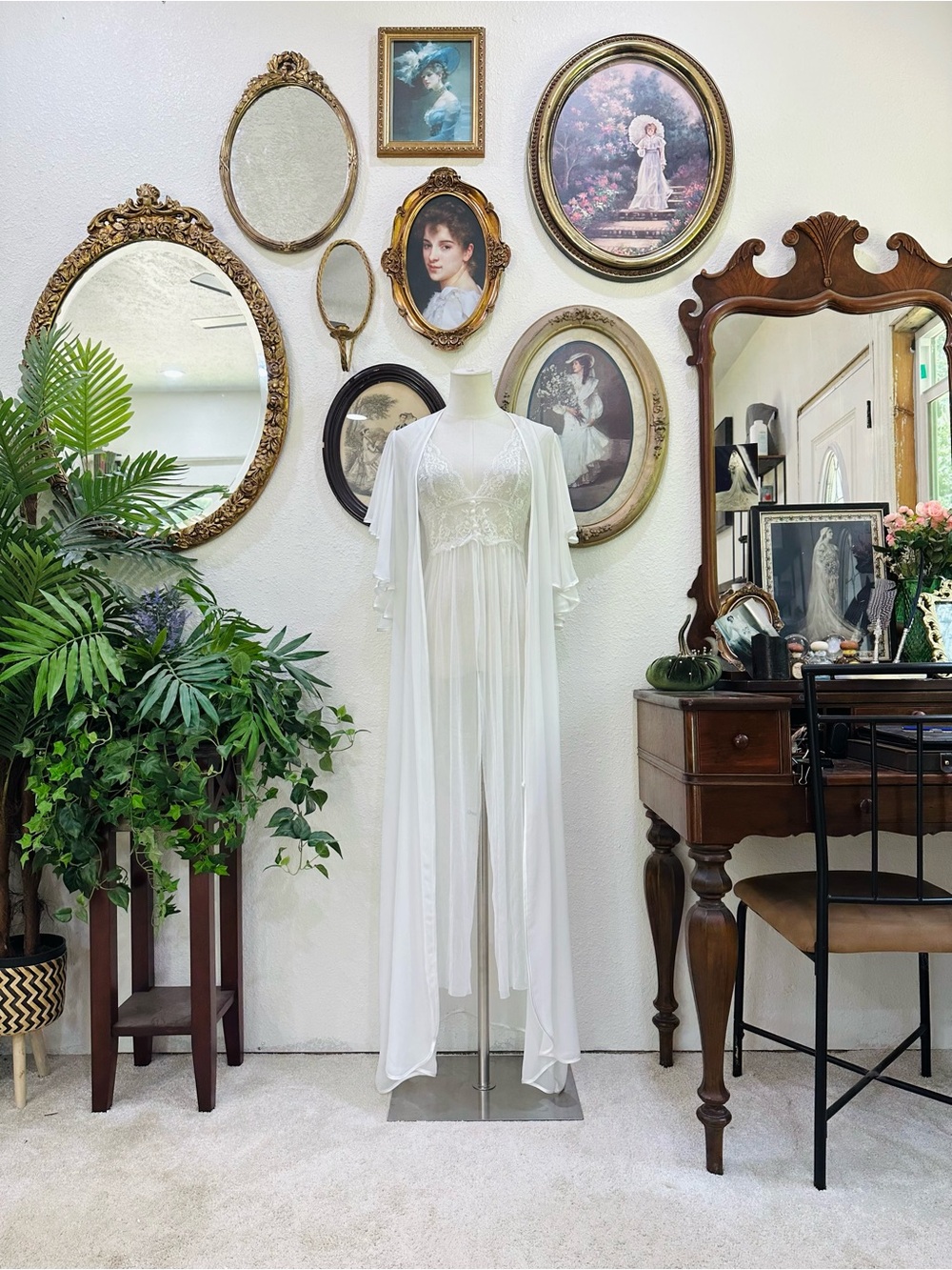 Elegant White Lace Nightgown with Sheer Robe Overlay